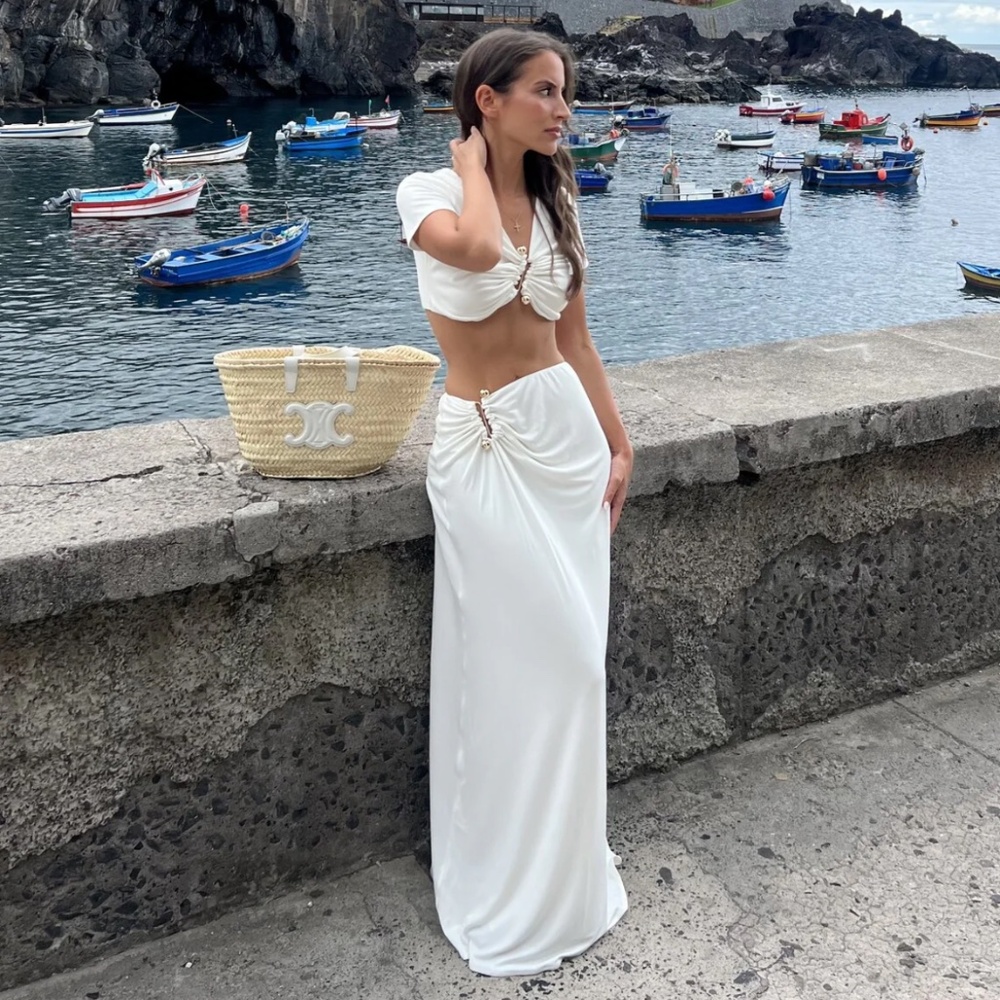 KAOA - WHITE CROP TOP AND SKIRT WITH APPLIQUE - bridal look - open to offers!
